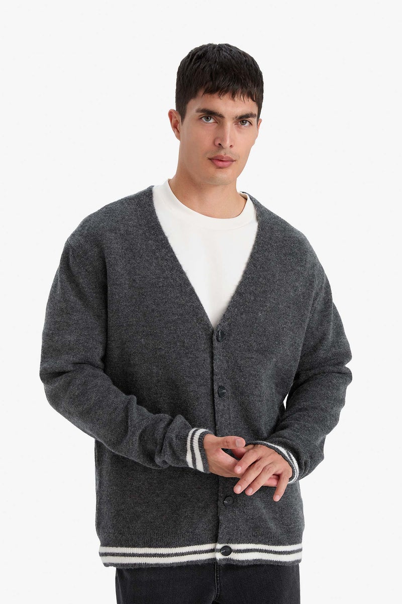 DeFacto Grey Man Relax Fit V-Neck Knitwear Cardigan Casual - Image 4